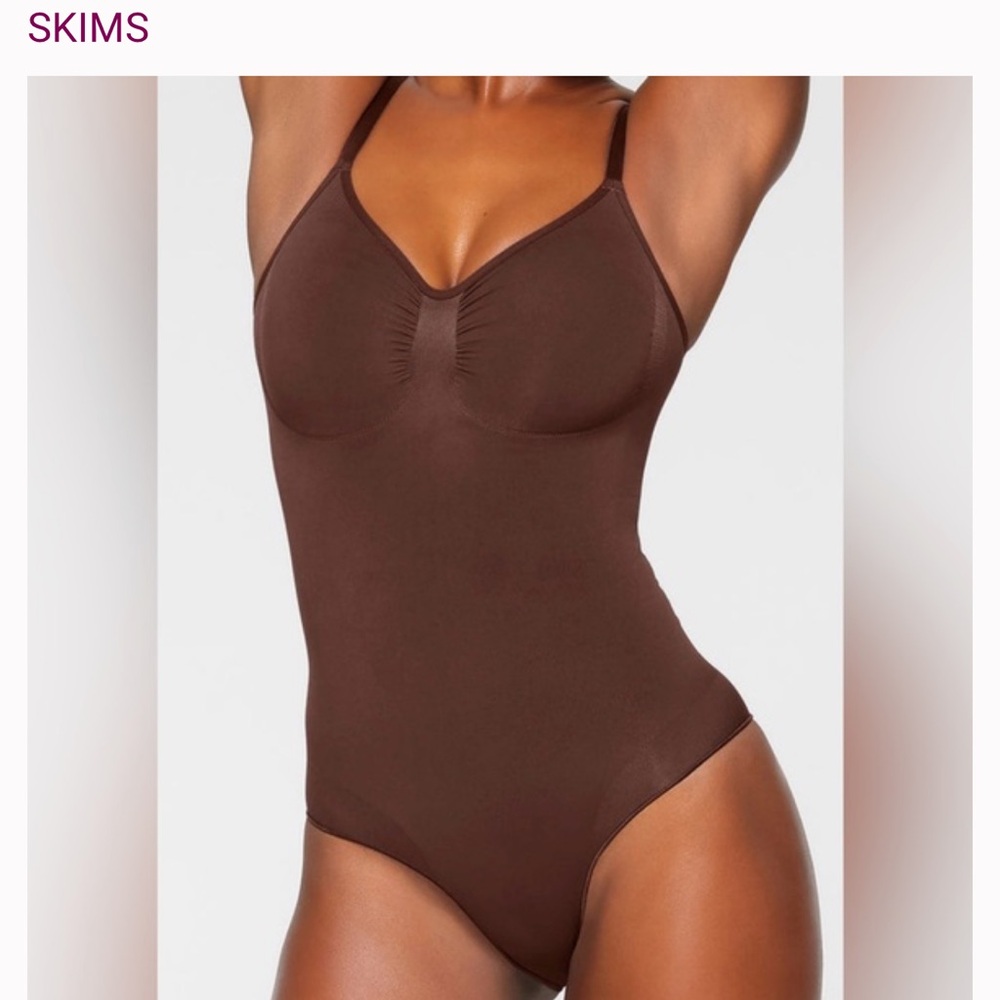 SKIMS Seamless SCULPT thong Bodysuit! NWOT